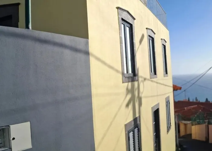 Casa Salgado * Câmara de Lobos